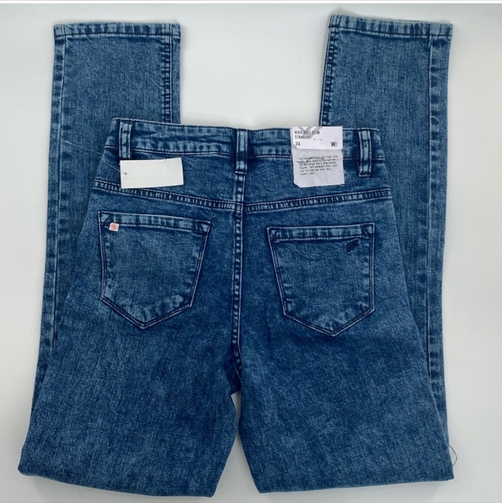 William Rast High Rise Skinny Jean - Picture 4 of 4